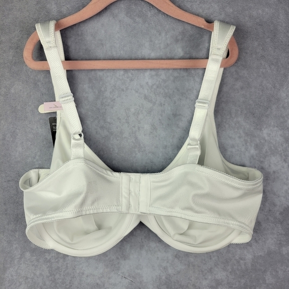 Bali® Live It Up® Full-Figure Seamless Underwire Bra Size 40D In white - Picture 2 of 13